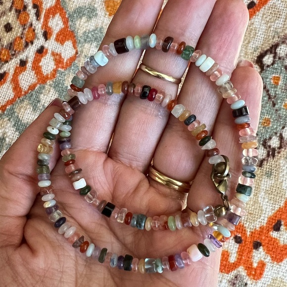 Handmade Short little mixed gemstone layering necklace - Picture 3 of 7